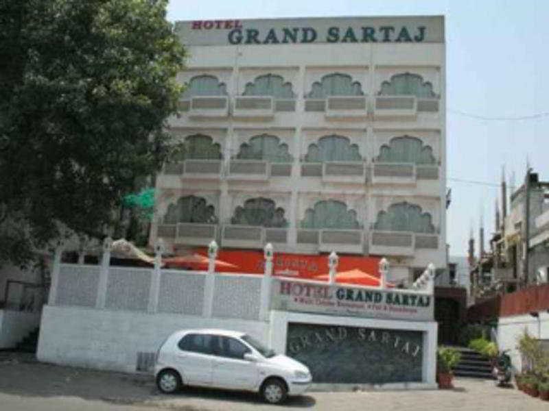 Hotel Grand Sartaj Nueva Delhi Exterior foto