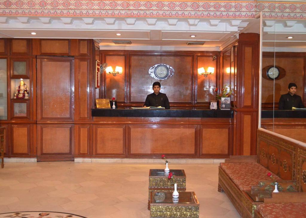 Hotel Grand Sartaj Nueva Delhi Exterior foto